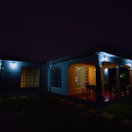 Royal Homestay Moshi Esterno foto