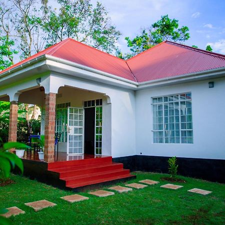 Royal Homestay Moshi Esterno foto