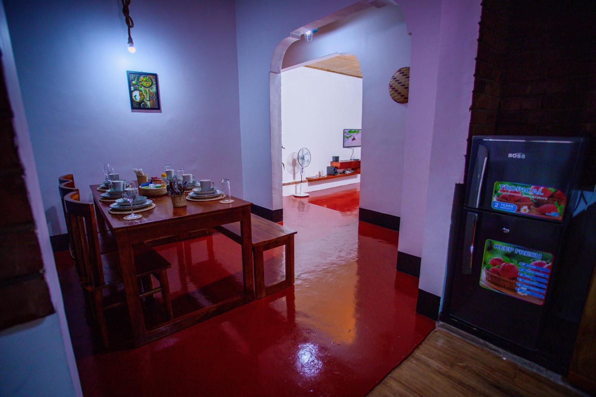 Royal Homestay Moshi Esterno foto
