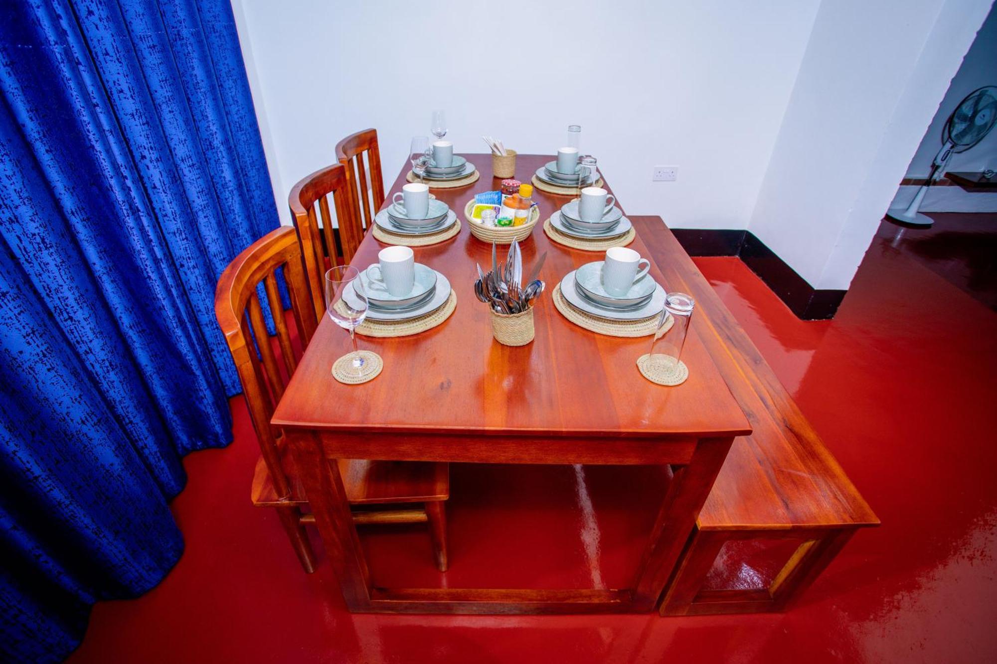 Royal Homestay Moshi Esterno foto