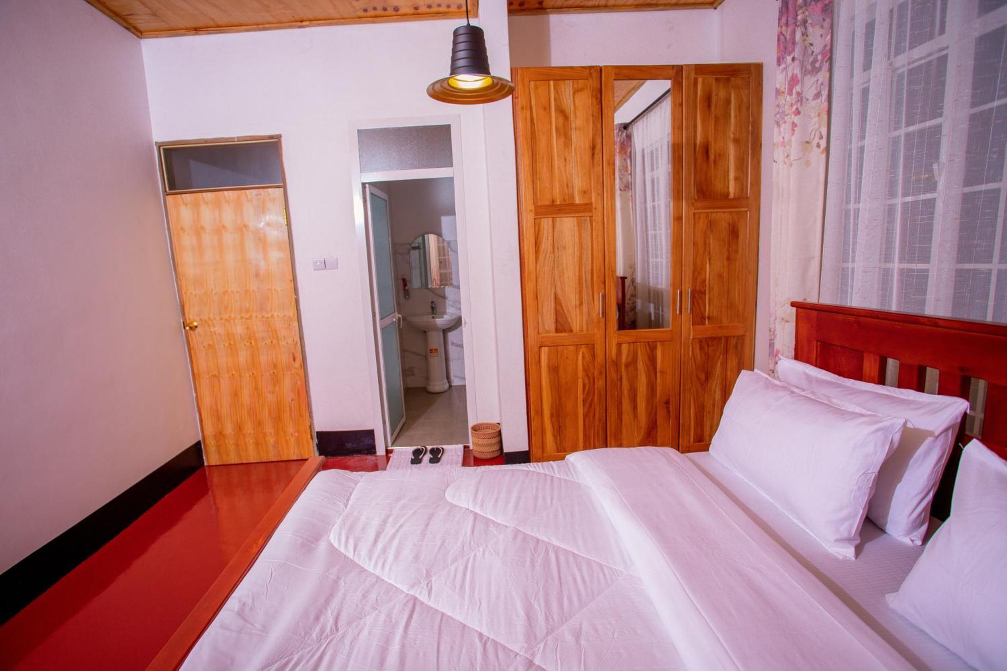 Royal Homestay Moshi Esterno foto