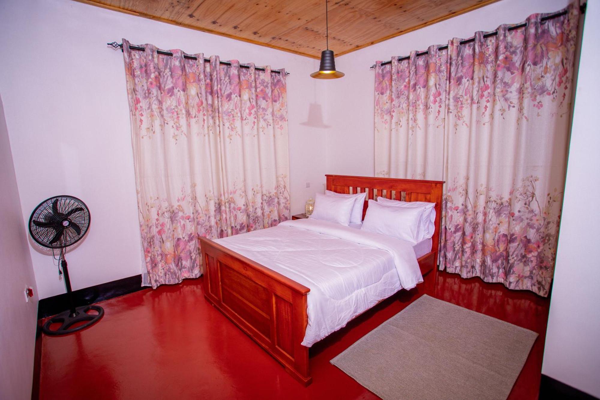 Royal Homestay Moshi Esterno foto
