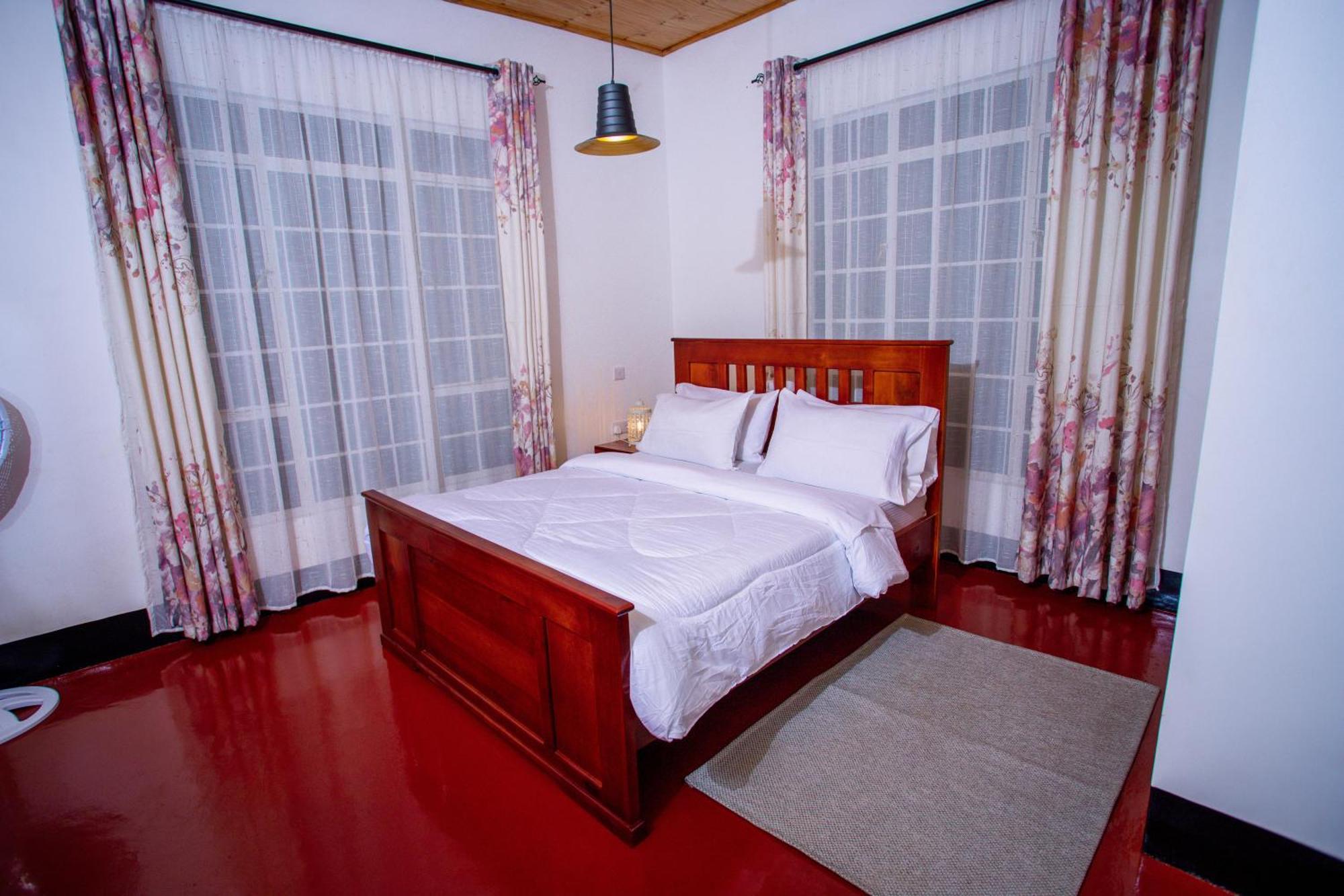 Royal Homestay Moshi Esterno foto