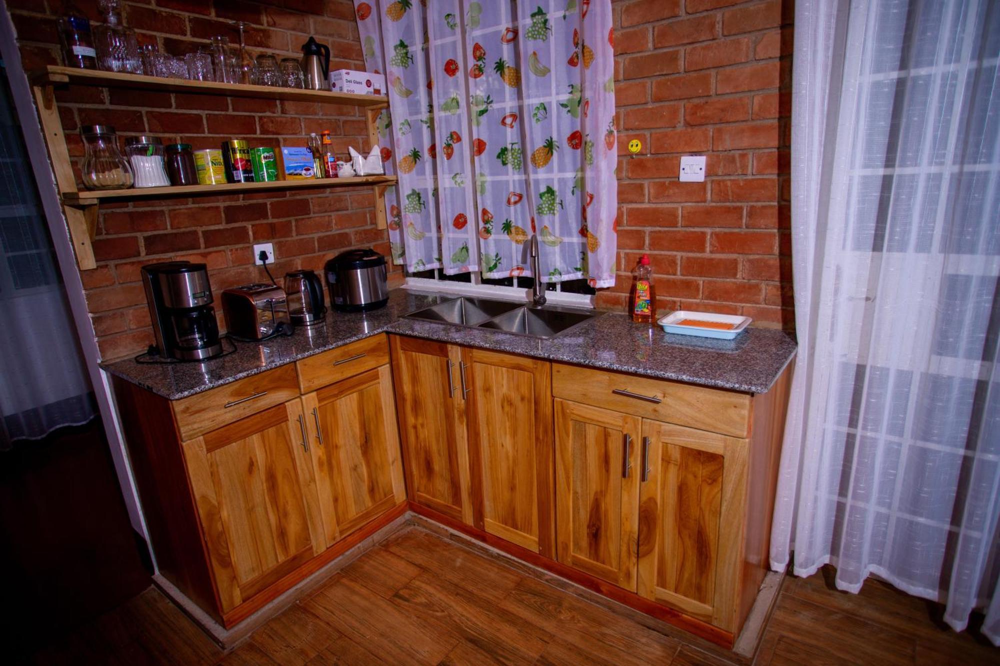 Royal Homestay Moshi Esterno foto