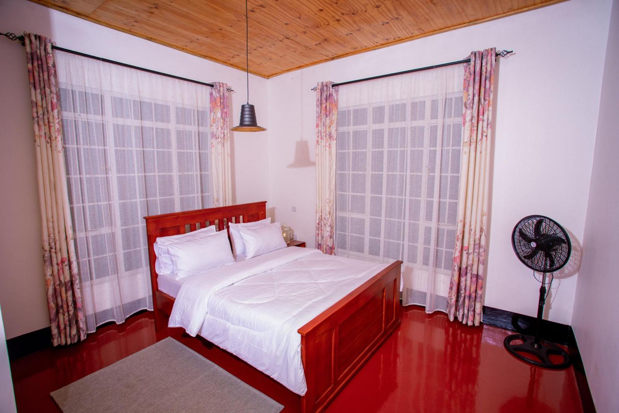 Royal Homestay Moshi Esterno foto