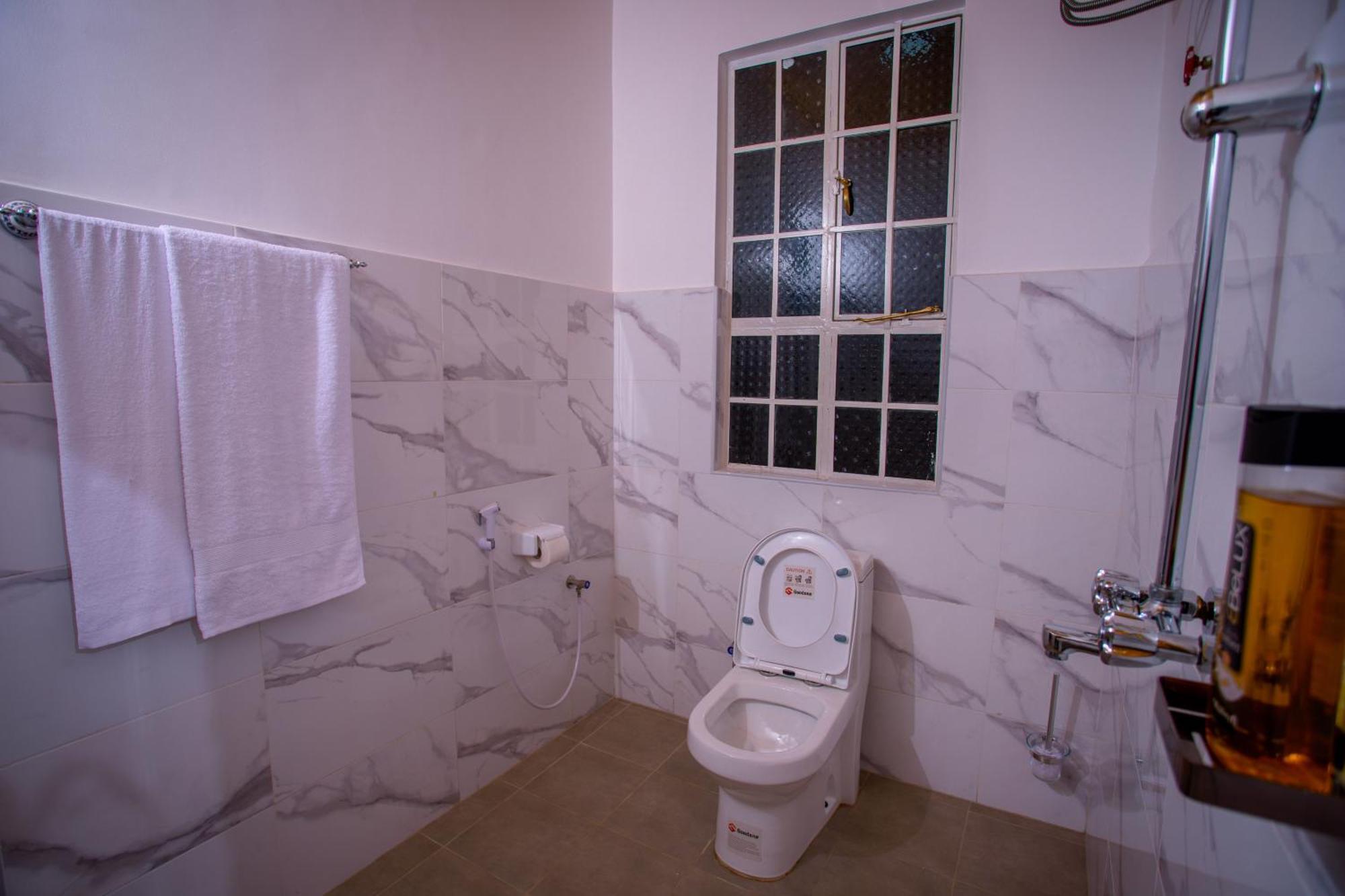 Royal Homestay Moshi Esterno foto