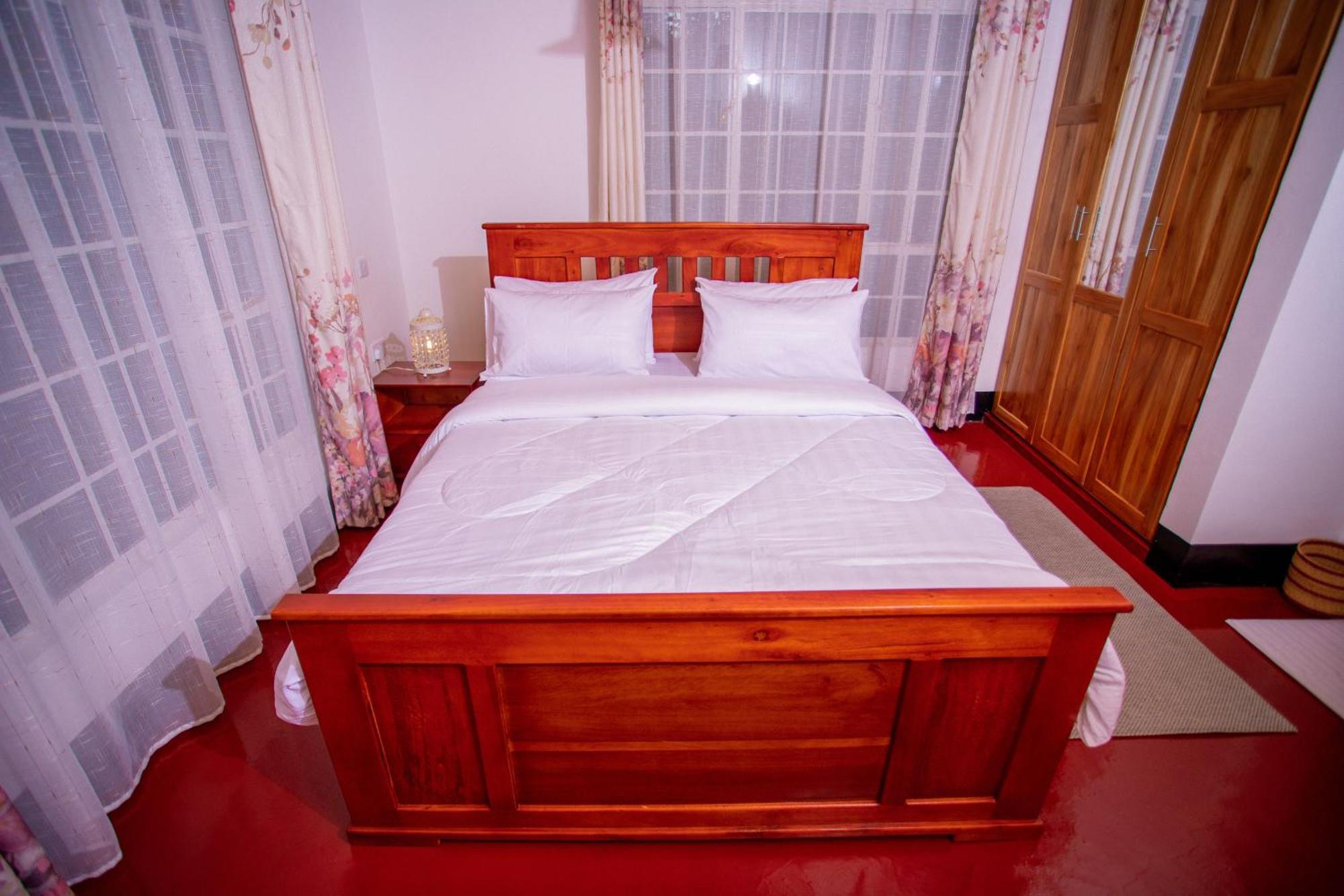 Royal Homestay Moshi Esterno foto