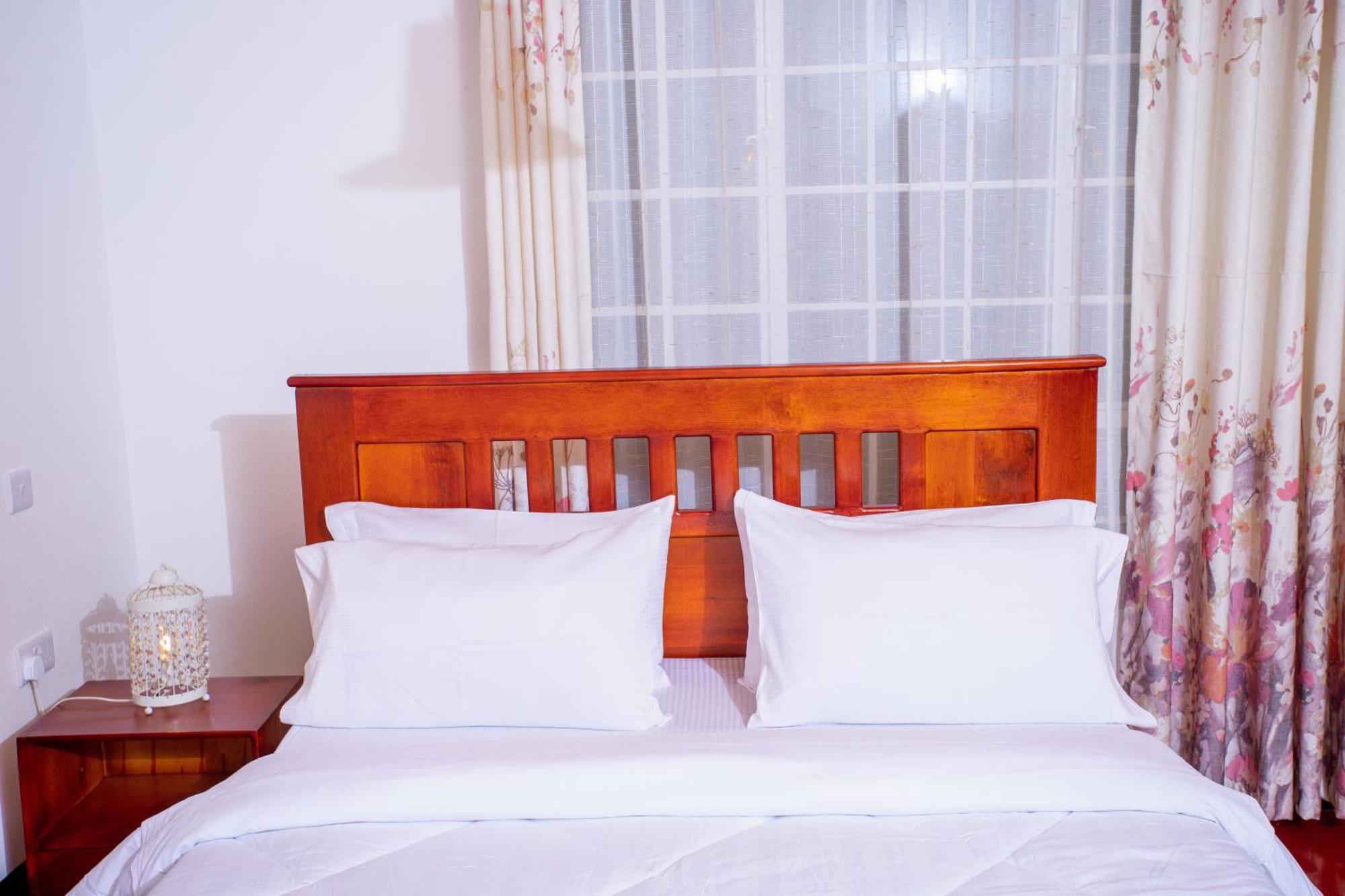 Royal Homestay Moshi Esterno foto