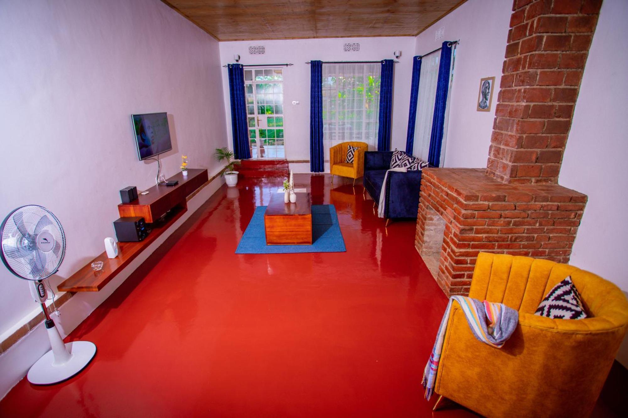Royal Homestay Moshi Esterno foto
