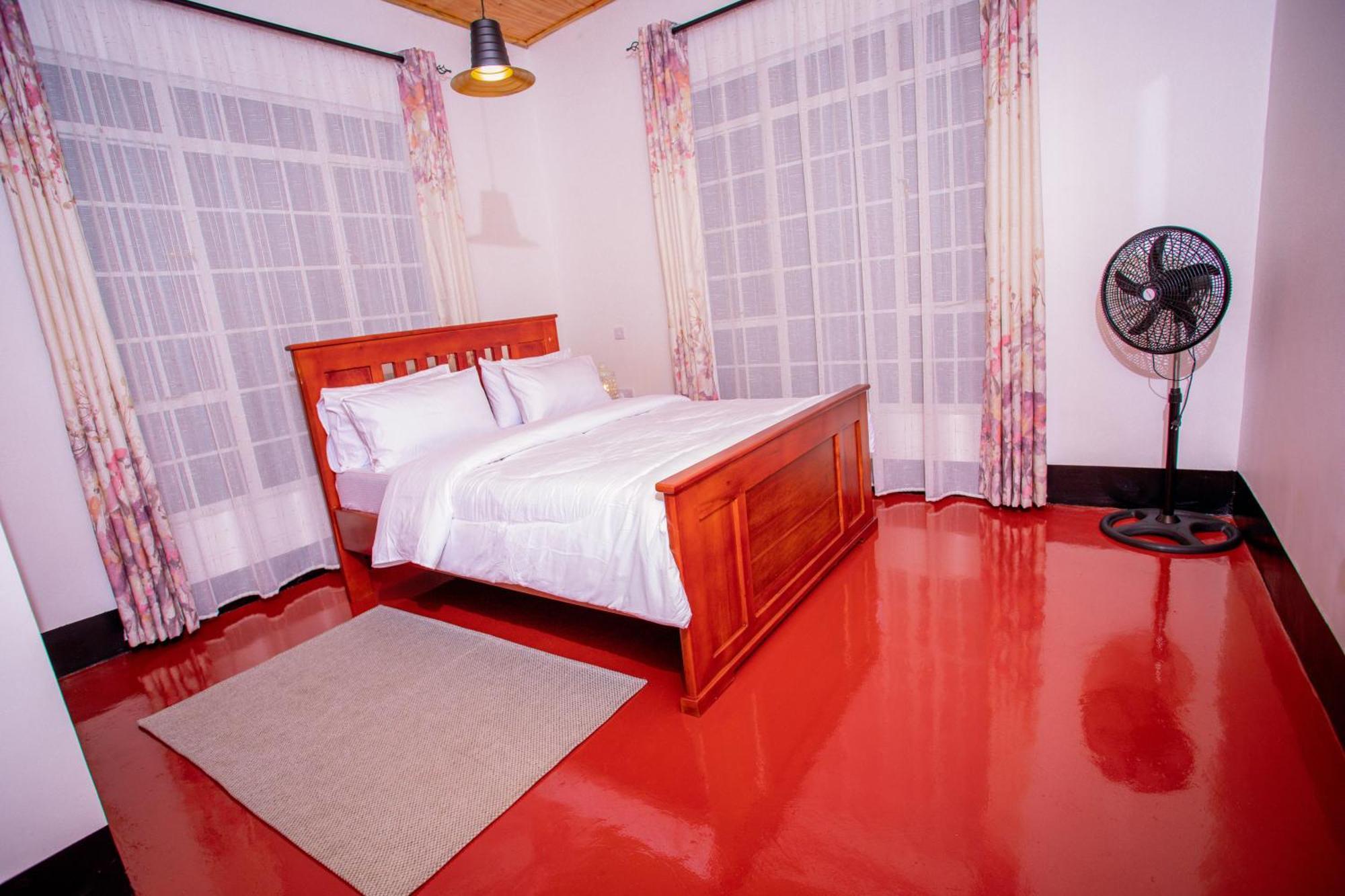 Royal Homestay Moshi Esterno foto