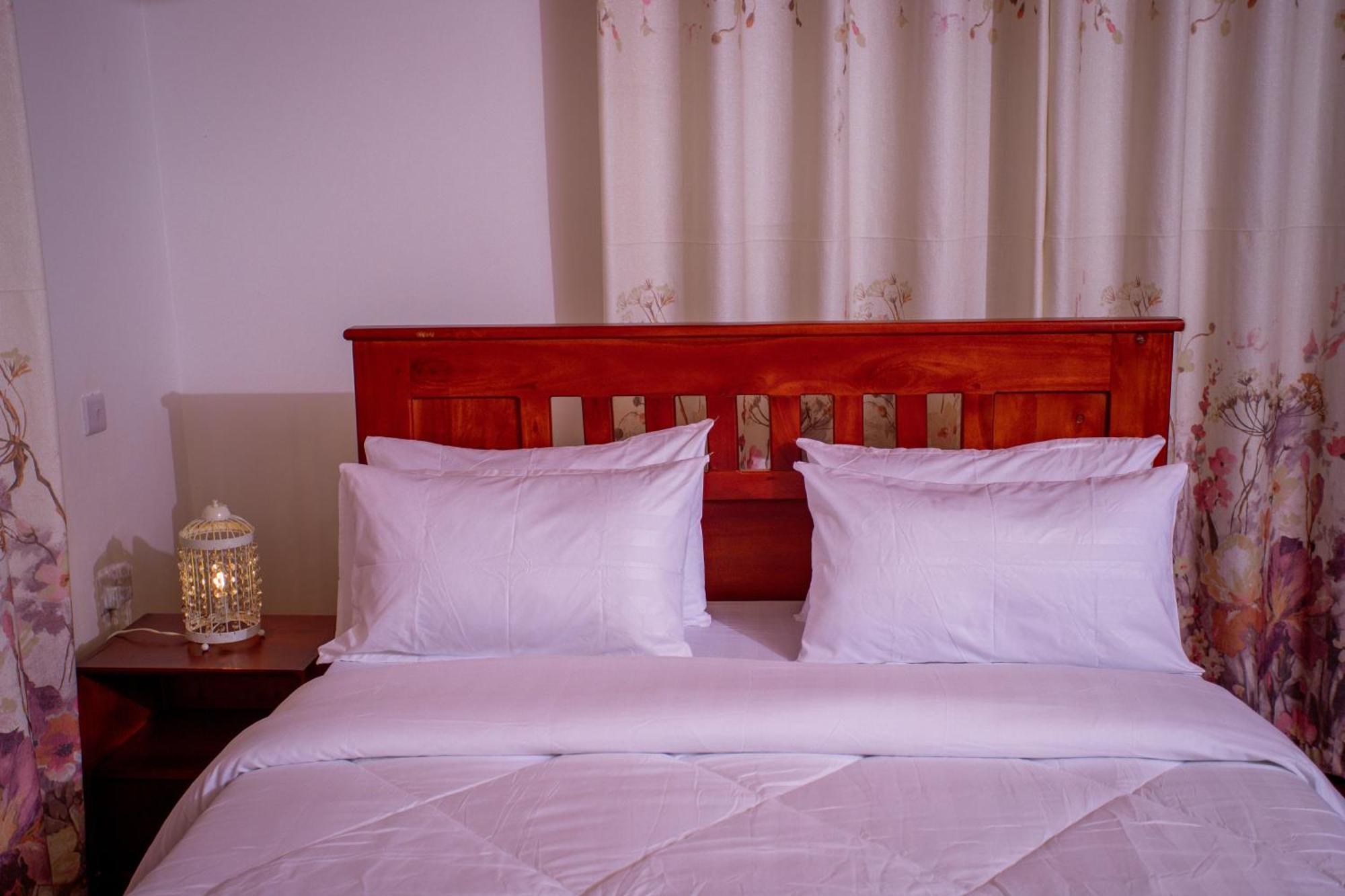 Royal Homestay Moshi Esterno foto